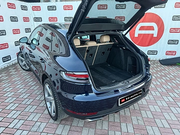 Porsche Macan, 2020г., передний привод, робот