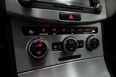 Volkswagen Passat, 2013г., передний привод, робот