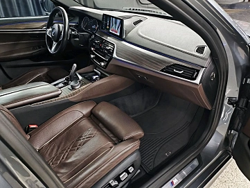 BMW 5 серии, 2017г., полный привод, автомат