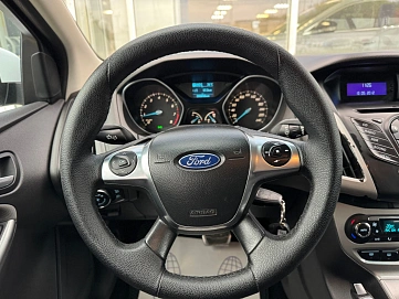 Ford Focus, 2012г., передний привод, робот