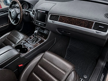 Volkswagen Touareg, 2011г., полный привод, автомат