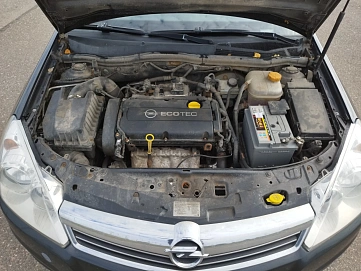 Opel Astra, 2012г., передний привод, робот