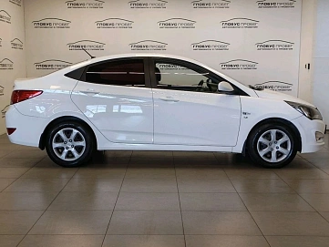 Hyundai Solaris, 2015г., передний привод, автомат