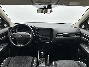 Mitsubishi Outlander, 2022г., передний привод, вариатор