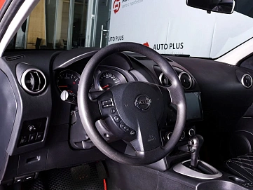 Nissan Qashqai, 2013г., передний привод, вариатор