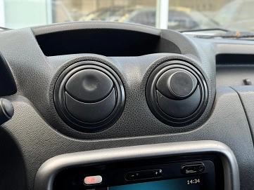 Renault Duster, 2015г., полный привод, механика