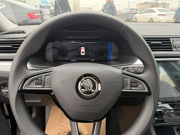 Skoda Superb, 2025г., передний привод, робот