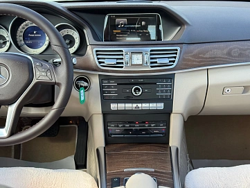 Mercedes-Benz E-Класс, 2015г., задний привод, автомат