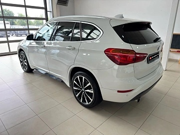 BMW X1, 2017г., передний привод, автомат