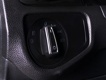 Volkswagen Golf, 2019г., передний привод, механика