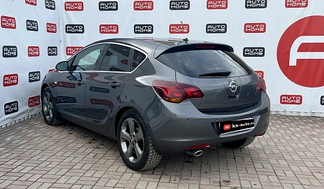 Opel Astra, 2011г., передний привод, автомат