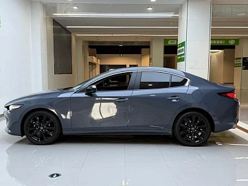 Mazda 3, 2022г., передний привод, автомат