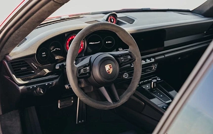 Porsche 911, 2023г., задний привод, робот