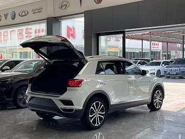 Volkswagen T-Roc, 2022г., полный привод, робот