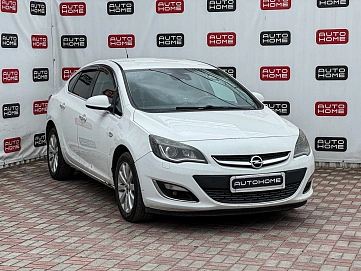 Opel Astra, 2012г., передний привод, механика