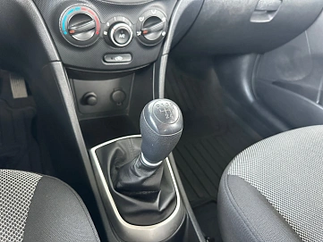 Hyundai Solaris, 2012г., передний привод, механика