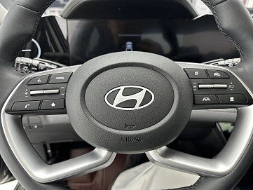 Hyundai Elantra, 2023г, передний привод, вариатор
