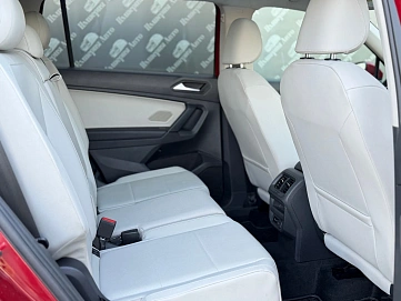 Volkswagen Tiguan, 2018г., полный привод, автомат