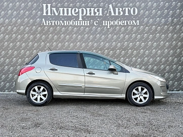 Peugeot 308, 2010г., передний привод, автомат