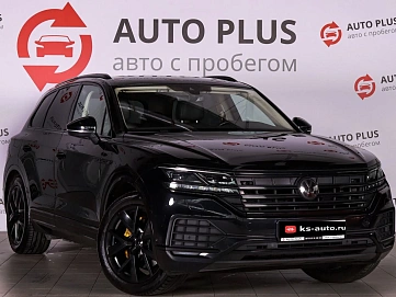 Volkswagen Touareg, 2018г., полный привод, автомат