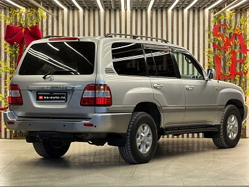 Toyota Land Cruiser, 2006г., полный привод, механика