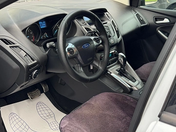 Ford Focus, 2012г., передний привод, робот