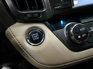 Toyota RAV4, 2014г., полный привод, вариатор