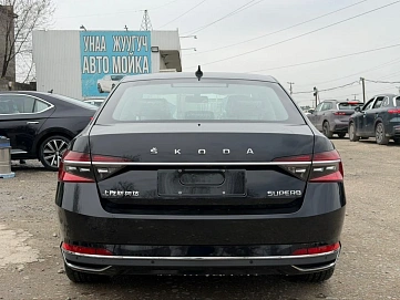 Skoda Superb, 2025г, передний привод, робот