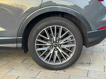 Audi Q3, 2023г., передний привод, робот