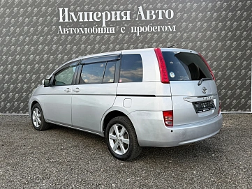 Toyota ISis, 2010г., передний привод, вариатор