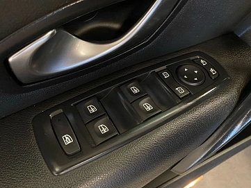 Renault Megane, 2010г., передний привод, механика