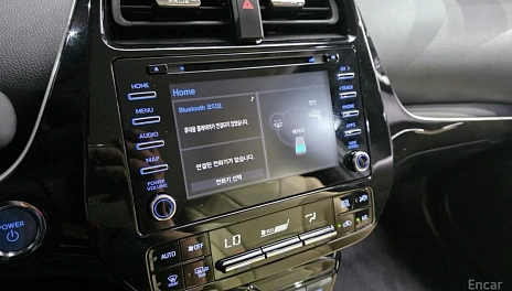 Toyota Prius, 2022г., полный привод, автомат