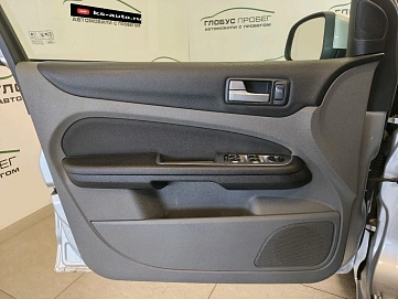 Ford Focus, 2008г., передний привод, механика