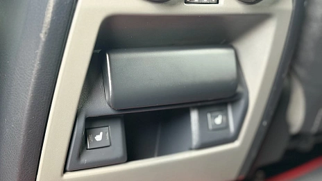 Land Rover Discovery, 2006г., передний привод, автомат