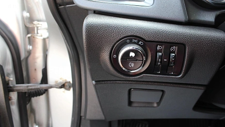 Opel Astra, 2012г., передний привод, механика