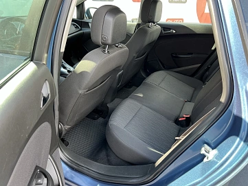 Opel Astra, 2013г., передний привод, автомат