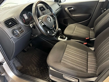Volkswagen Polo, 2017г., передний привод, автомат