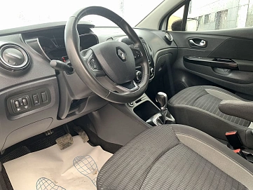 Renault Kaptur, 2017г, передний привод, вариатор