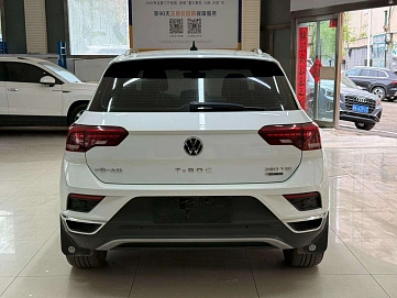 Volkswagen T-Roc, 2021г., полный привод, робот