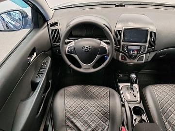 Hyundai i30, 2011г., передний привод, автомат