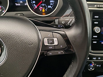 Volkswagen Tiguan, 2020г., передний привод, робот