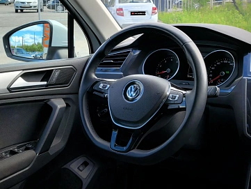 Volkswagen Tiguan, 2020г., полный привод, робот