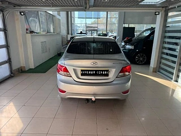 Hyundai Solaris, 2012г., передний привод, механика