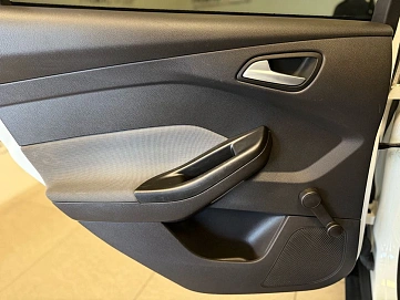 Ford Focus, 2013г., передний привод, механика