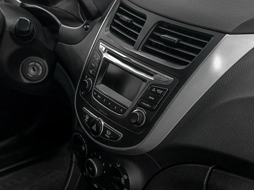 Hyundai Solaris, 2015г., передний привод, автомат