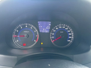Hyundai Solaris, 2012г., передний привод, механика