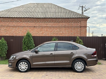 Volkswagen Polo, 2018г., передний привод, автомат
