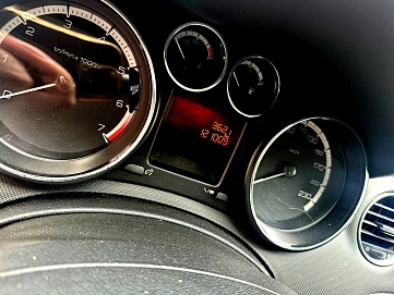 Peugeot 308, 2011г., передний привод, автомат