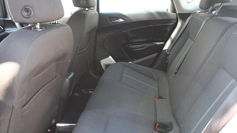 Opel Astra, 2014г., передний привод, механика