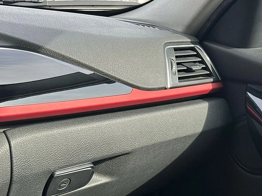 BMW 3 серии, 2018г., задний привод, автомат